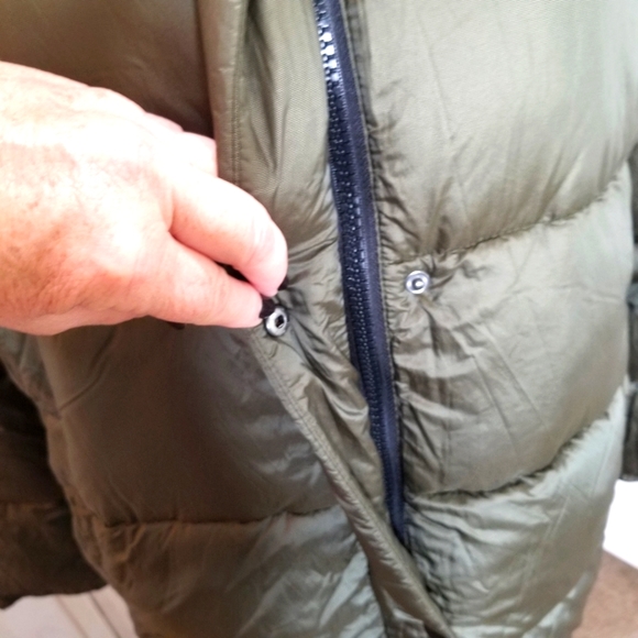 Halogen Woman’s Long Green Parka. NWOT Size SM - Picture 9 of 13
